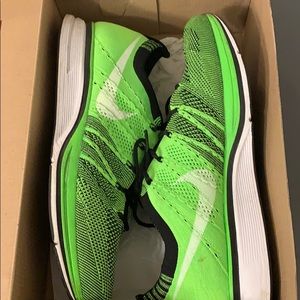nike fly knit trainers